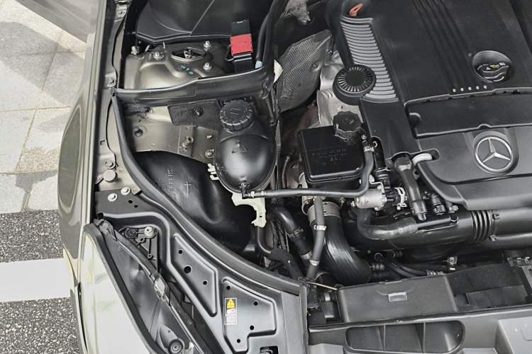 Used Mercedes-Benz E-Class 2011 E 260 CGI Coupe Engine Bay Right