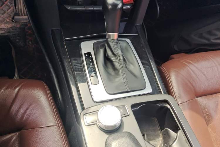 Used Mercedes-Benz E-Class 2011 E 260 L CGI Fashion Model Gear Lever