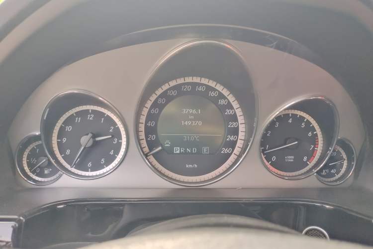 Used Mercedes-Benz E-Class 2011 E 260 L CGI Fashion Model Odometer Close Up