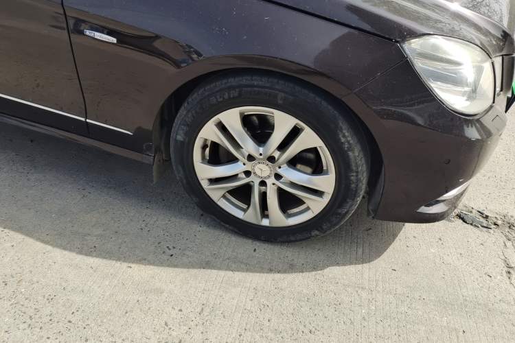 Used Mercedes-Benz E-Class 2011 E 260 L CGI Fashion Model Right Front Wheel Hub