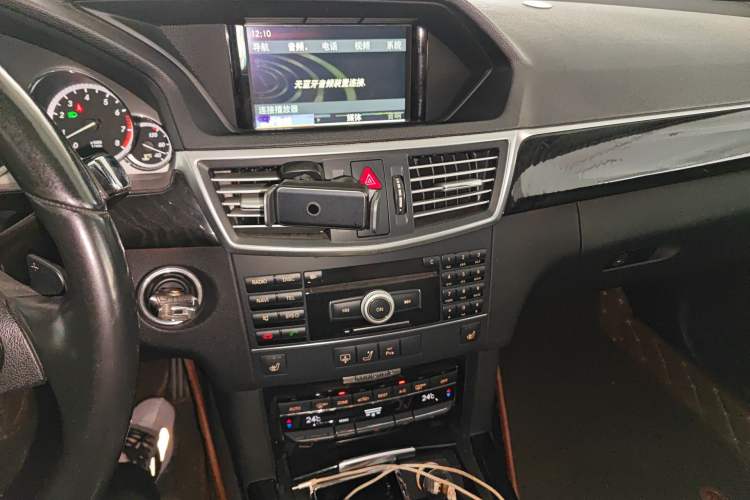 Used Mercedes-Benz E-Class 2011 E 300 L Fashion Prestige Model Audio And AC Panel