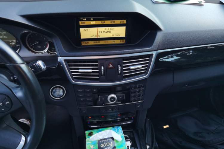 Used Mercedes-Benz E-Class 2011 E 300 L Fashion Prestige Model Audio And AC Panel
