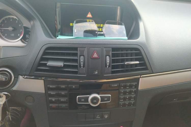 Used Mercedes-Benz E-Class 2011 E 260 CGI Coupe Audio And AC Panel