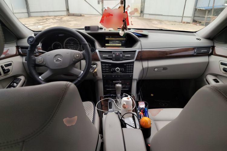 Used Mercedes-Benz E-Class 2011 E 200 L CGI Elegant Model Center Console