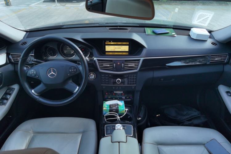 Used Mercedes-Benz E-Class 2011 E 300 L Fashion Prestige Model Center Console