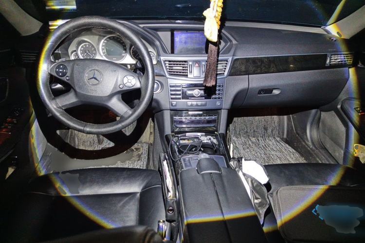 Used Mercedes-Benz E-Class 2011 E 300 L Fashion Prestige Model Center Console