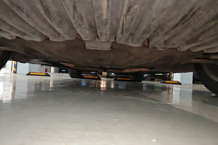 Used Mercedes-Benz E-Class 2011 E 300 L Fashion Prestige Model Chassis Front