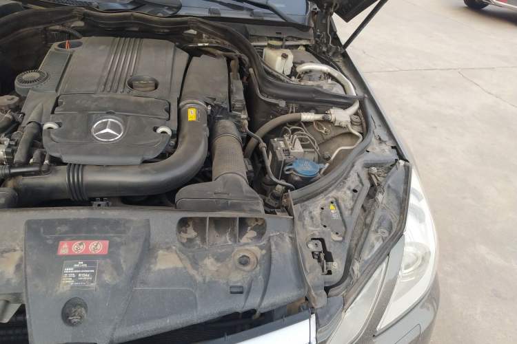 Used Mercedes-Benz E-Class 2011 E 260 CGI Coupe Engine Bay Left