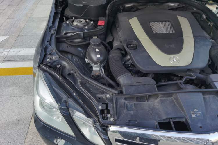 Used Mercedes-Benz E-Class 2011 E 300 L Fashion Prestige Model Engine Bay Right