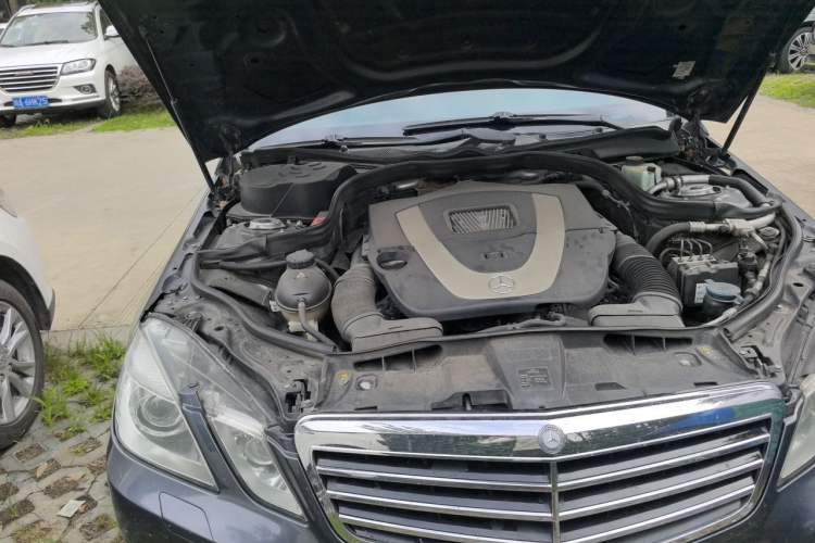 Used Mercedes-Benz E-Class 2011 E 300 L Elegant Model Engine Bay Right