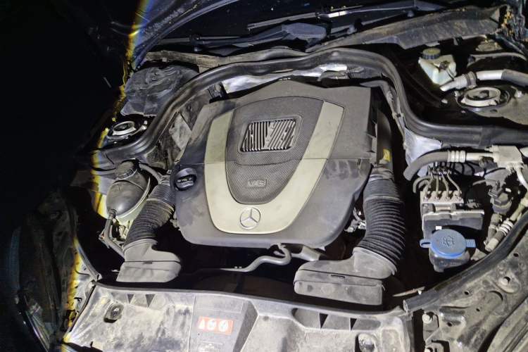 Used Mercedes-Benz E-Class 2011 E 300 L Fashion Prestige Model Engine Bay