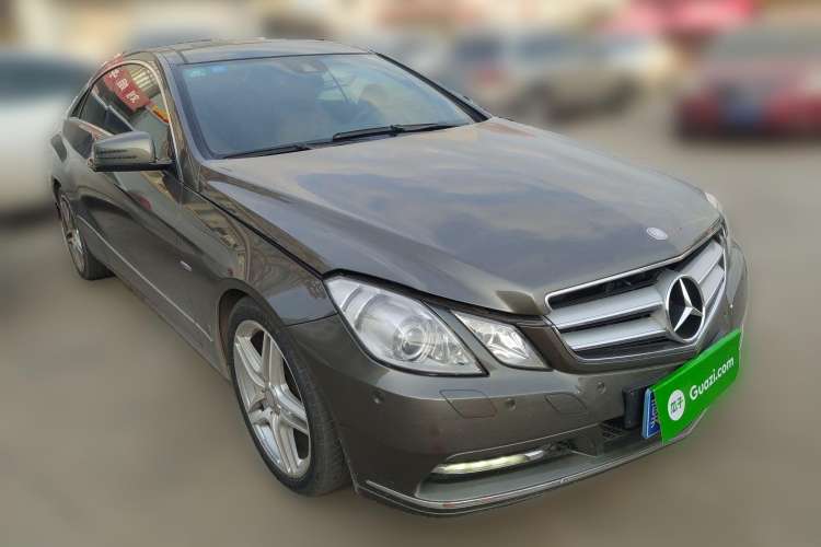 Used Mercedes-Benz E-Class 2011 E 260 CGI Coupe Front Right 45 Deg
