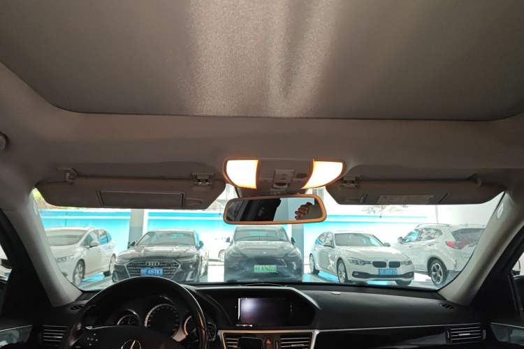 Used Mercedes-Benz E-Class 2011 E 300 L Fashion Prestige Model Headliner