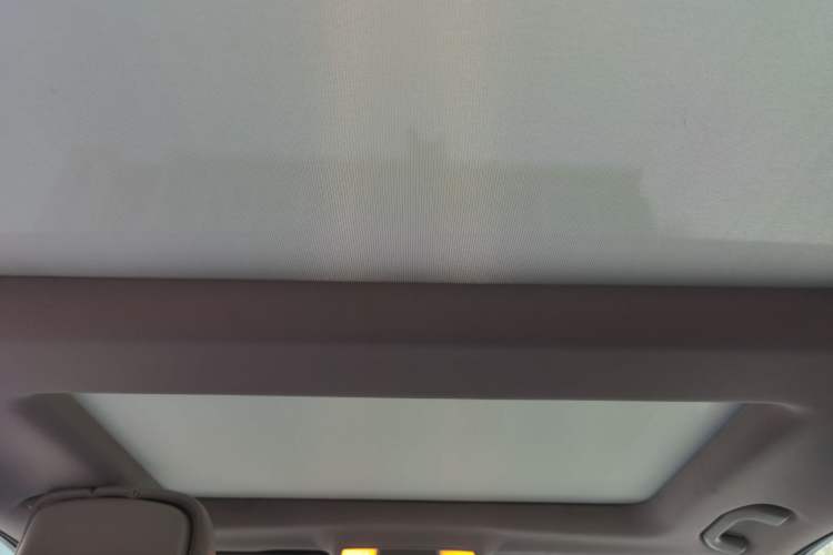 Used Mercedes-Benz E-Class 2011 E 300 L Fashion Prestige Model Headliner