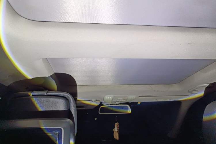 Used Mercedes-Benz E-Class 2011 E 300 L Fashion Prestige Model Headliner
