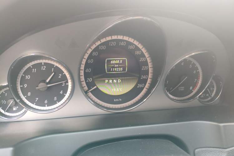 Used Mercedes-Benz E-Class 2011 E 260 CGI Coupe Odometer Close Up