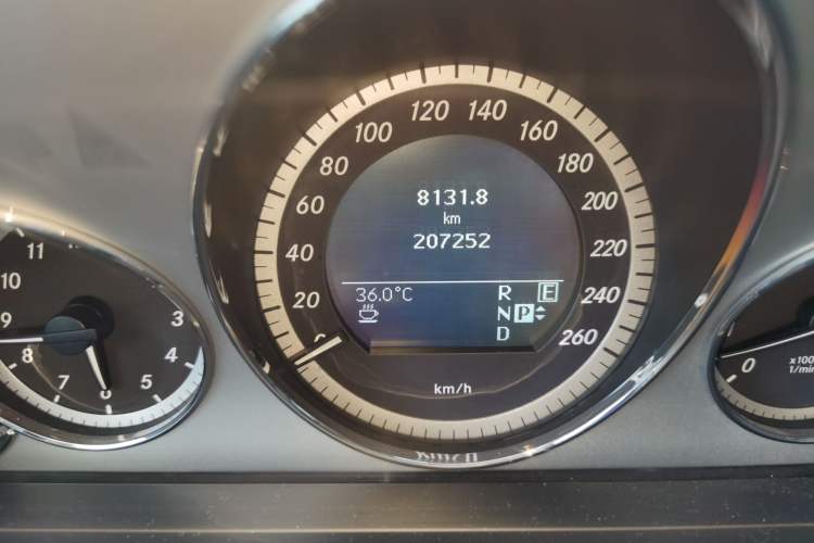 Used Mercedes-Benz E-Class 2011 E 300 L Fashion Prestige Model Odometer Close Up