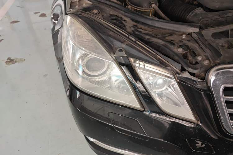 Used Mercedes-Benz E-Class 2011 E 300 L Fashion Prestige Model Right Front Headlight