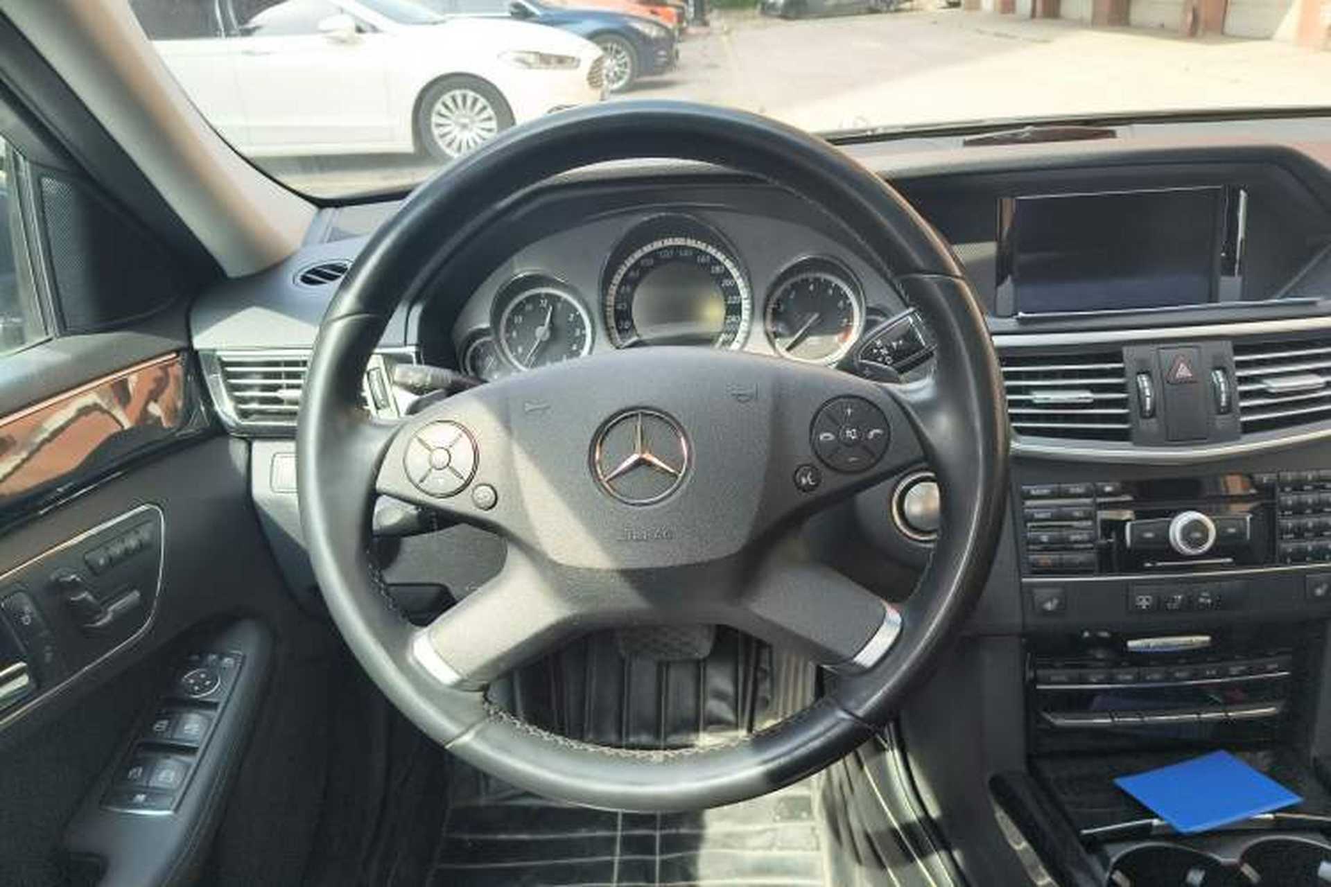 Used Mercedes-Benz E-Class 2011 E 300 L Fashion Prestige Model Steering Wheel