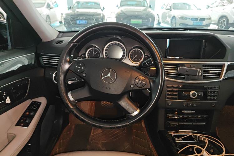 Used Mercedes-Benz E-Class 2011 E 300 L Fashion Prestige Model Steering Wheel