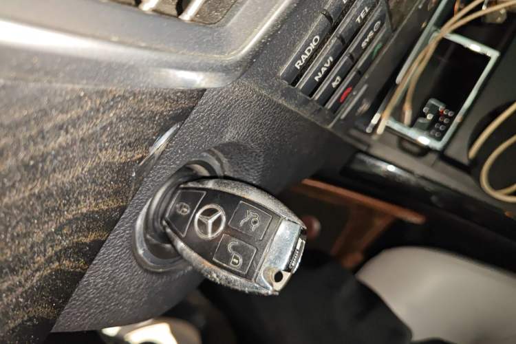 Used Mercedes-Benz E-Class 2011 E 300 L Fashion Prestige Model Vehicle Key