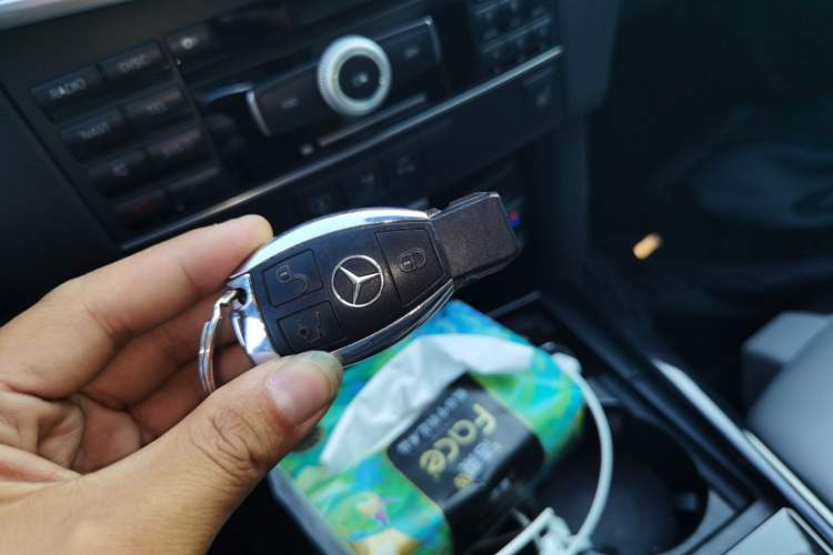 Used Mercedes-Benz E-Class 2011 E 300 L Fashion Prestige Model Vehicle Key