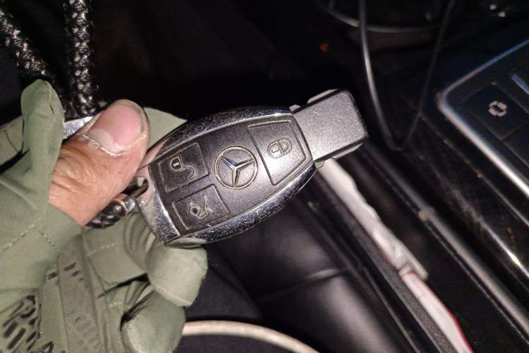 Used Mercedes-Benz E-Class 2011 E 300 L Fashion Prestige Model Vehicle Key