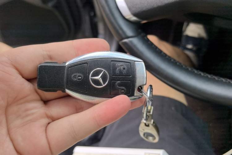 Used Mercedes-Benz E-Class 2011 E 300 L Elegant Model Vehicle Key
