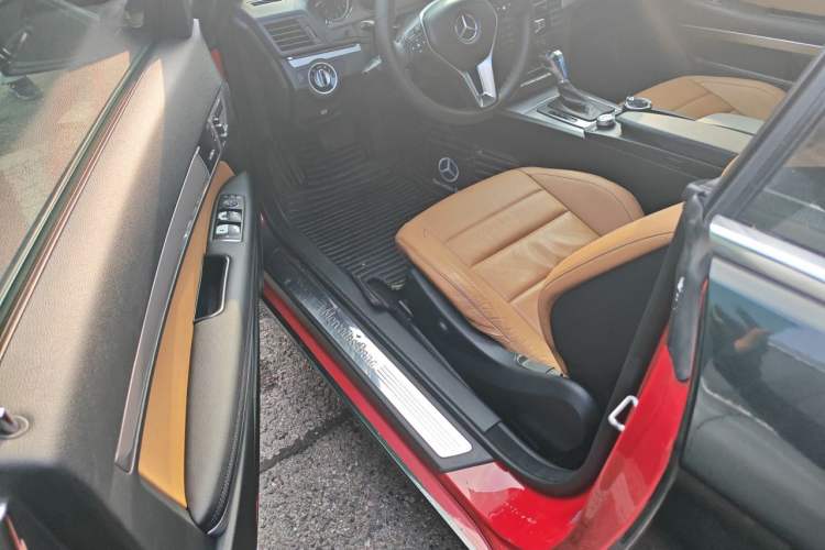 Used Mercedes-Benz E-Class 2011 E 260 CGI Coupe Driver Seat