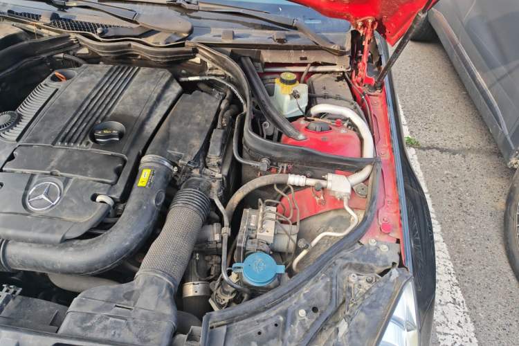 Used Mercedes-Benz E-Class 2011 E 260 CGI Coupe Engine Bay Left