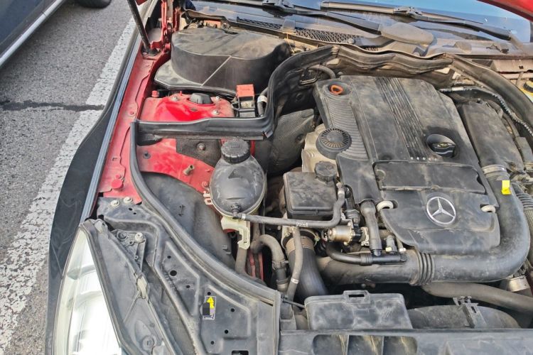 Used Mercedes-Benz E-Class 2011 E 260 CGI Coupe Engine Bay Right