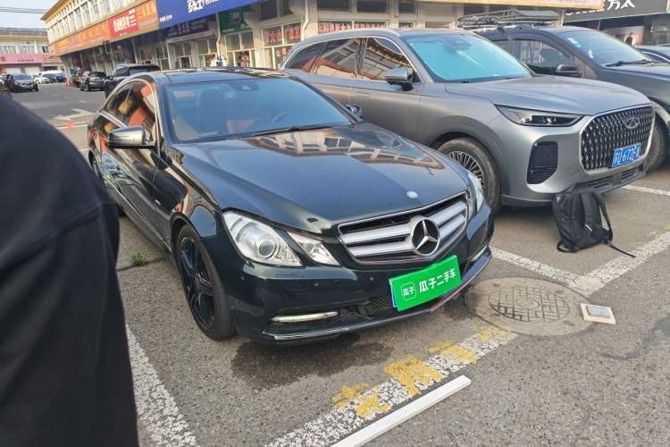 Used Mercedes-Benz E-Class 2011 E 260 CGI Coupe Front Right 45 Deg