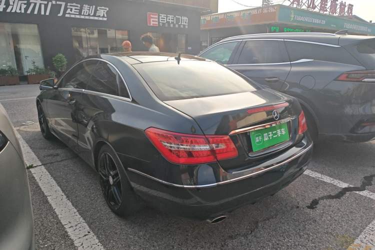 Used Mercedes-Benz E-Class 2011 E 260 CGI Coupe Rear Left 45 Deg