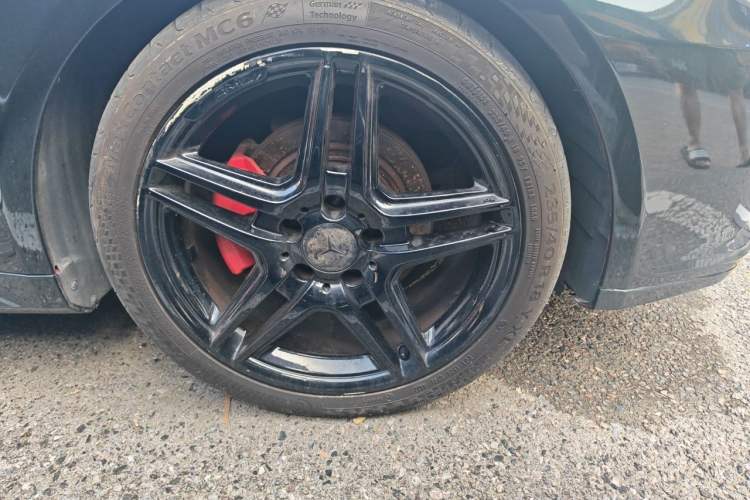 Used Mercedes-Benz E-Class 2011 E 260 CGI Coupe Right Front Wheel Hub