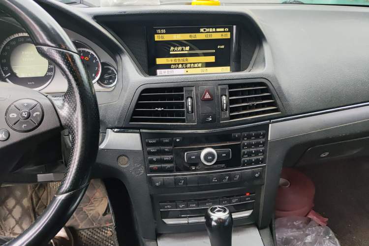 Used Mercedes-Benz E-Class 2011 E 260 CGI Convertible Edition Audio And AC Panel