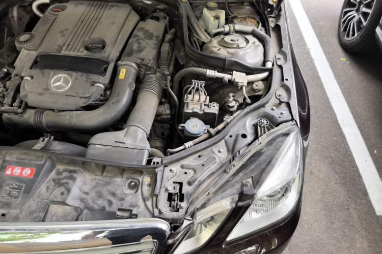 Used Mercedes-Benz E-Class 2011 E 200 L CGI Elegant Model Engine Bay Left