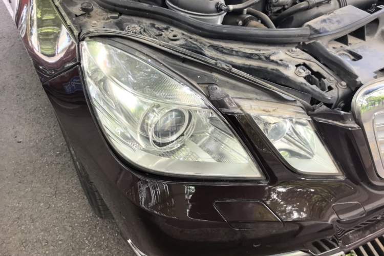 Used Mercedes-Benz E-Class 2011 E 200 L CGI Elegant Model Right Front Headlight