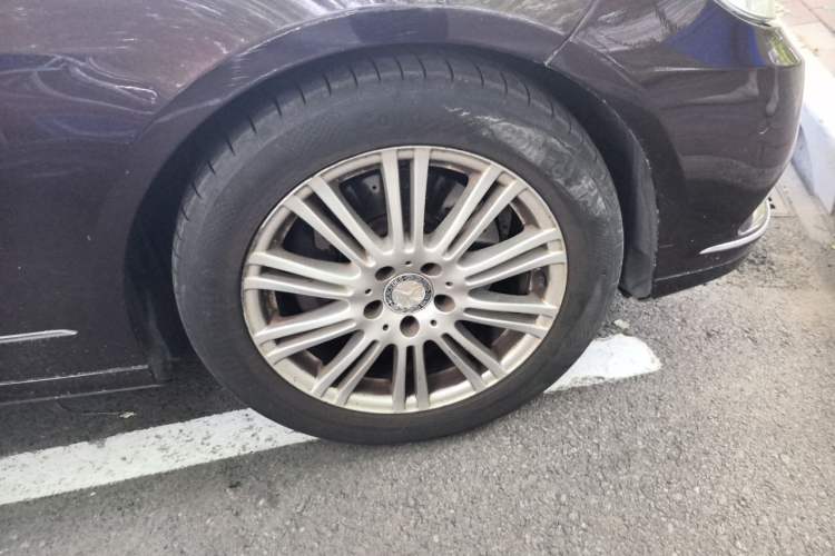 Used Mercedes-Benz E-Class 2011 E 200 L CGI Elegant Model Right Front Wheel Hub