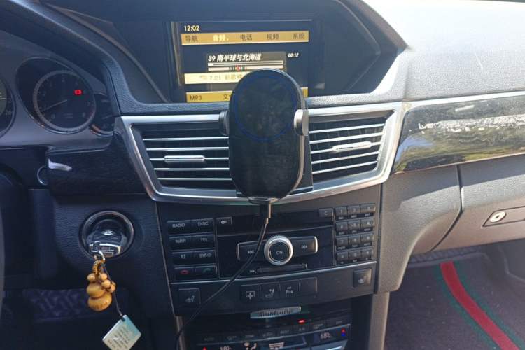 Used Mercedes-Benz E-Class 2011 E 260 L CGI Fashion Model Audio And AC Panel