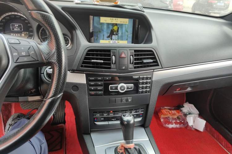 Used Mercedes-Benz E-Class 2011 E 260 CGI Coupe Audio And AC Panel