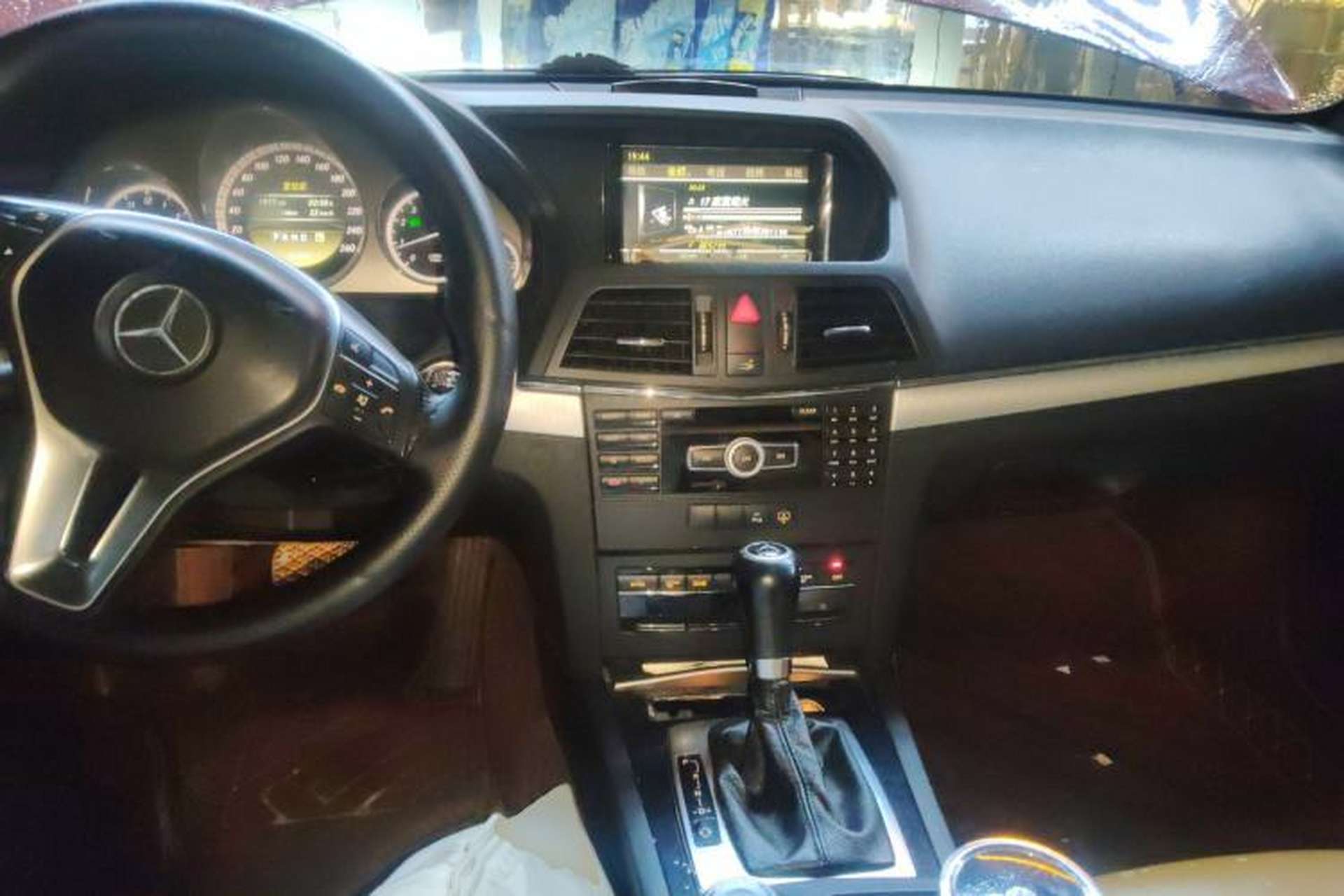 Used Mercedes-Benz E-Class 2011 E 260 CGI Coupe Center Console