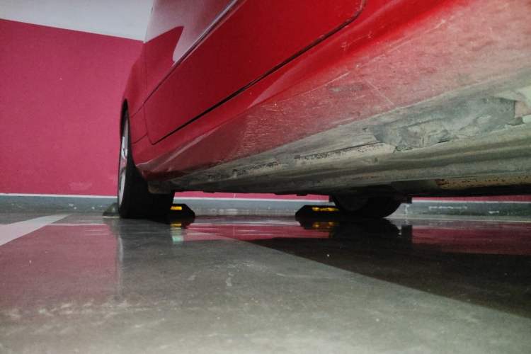 Used Mercedes-Benz E-Class 2011 E 260 CGI Coupe Chassis Front Right