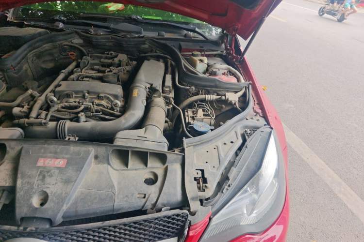 Used Mercedes-Benz E-Class 2011 E 260 CGI Coupe Engine Bay Left