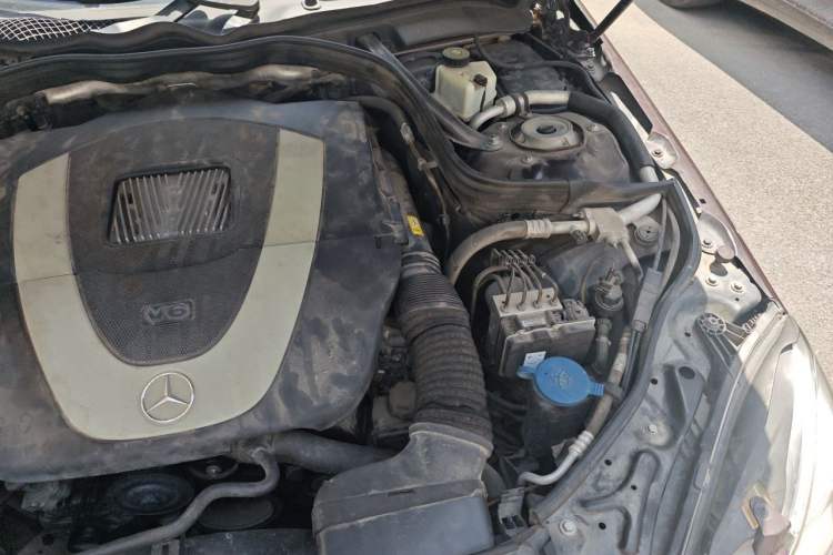 Used Mercedes-Benz E-Class 2011 E 300 L Elegant Model Engine Bay Left