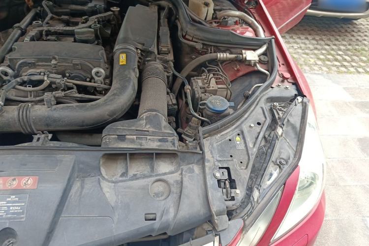 Used Mercedes-Benz E-Class 2011 E 260 CGI Coupe Engine Bay Left
