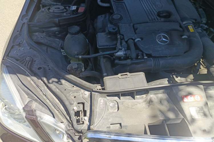 Used Mercedes-Benz E-Class 2011 E 260 L CGI Fashion Model Engine Bay Right