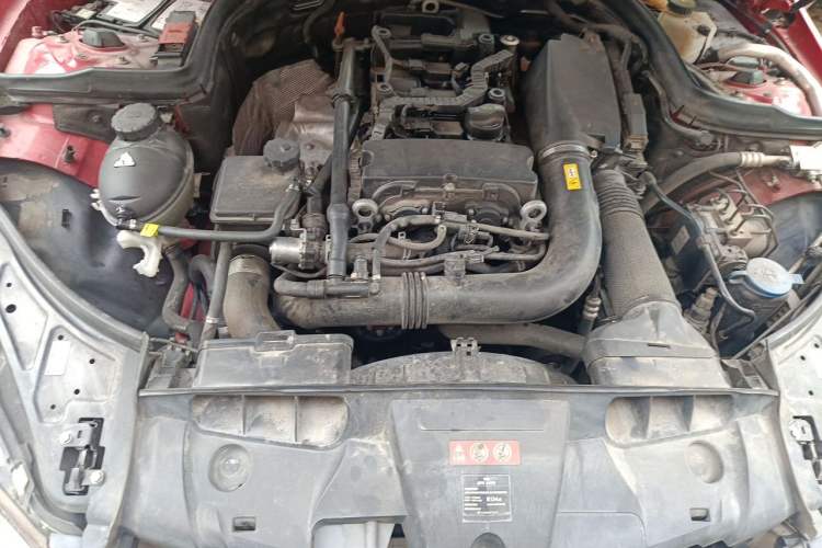 Used Mercedes-Benz E-Class 2011 E 260 CGI Coupe Engine Bay