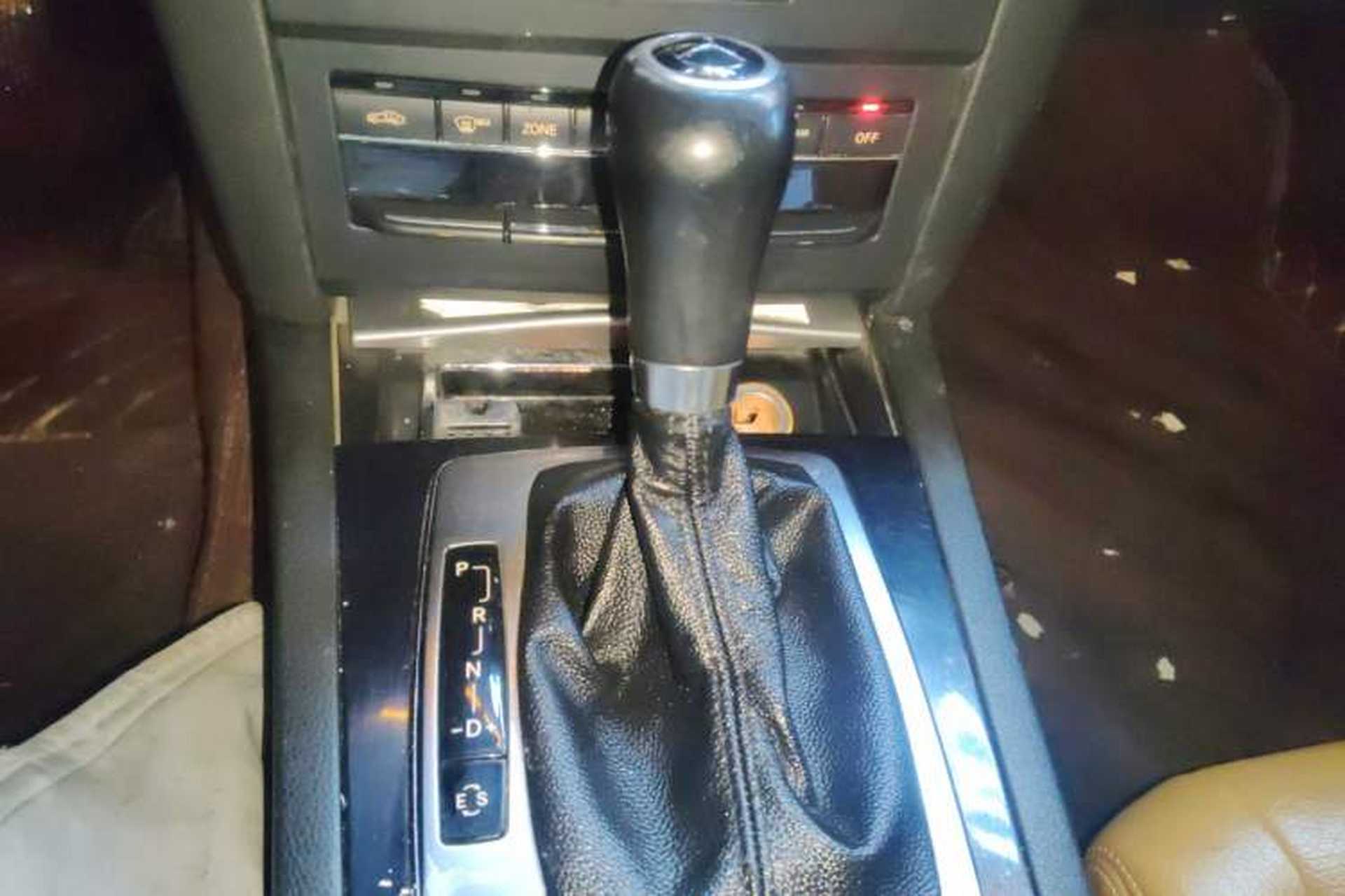 Used Mercedes-Benz E-Class 2011 E 260 CGI Coupe Gear Lever