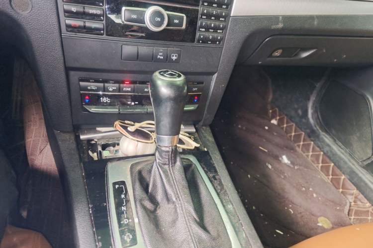Used Mercedes-Benz E-Class 2011 E 260 CGI Coupe Gear Lever