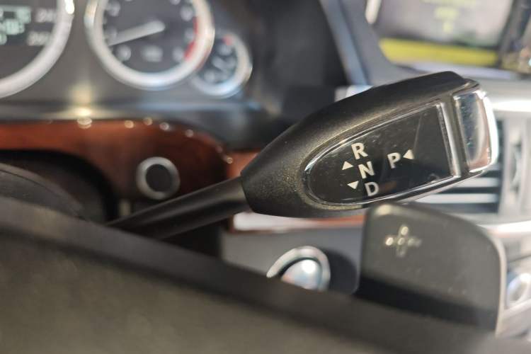 Used Mercedes-Benz E-Class 2011 E 300 L Elegant Model Gear Lever